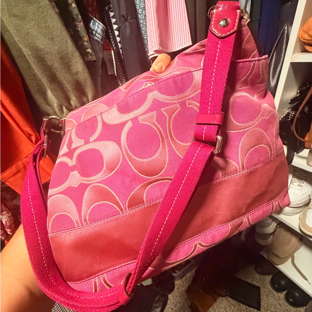 Pink Signature-Pattern Hobo/File Bag - Picture 6 of 9